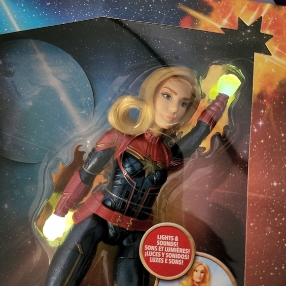 Captain Marvel Photon Power FX Captain Marvel Electronic Super Hero Hasbro New - Picture 7 of 7